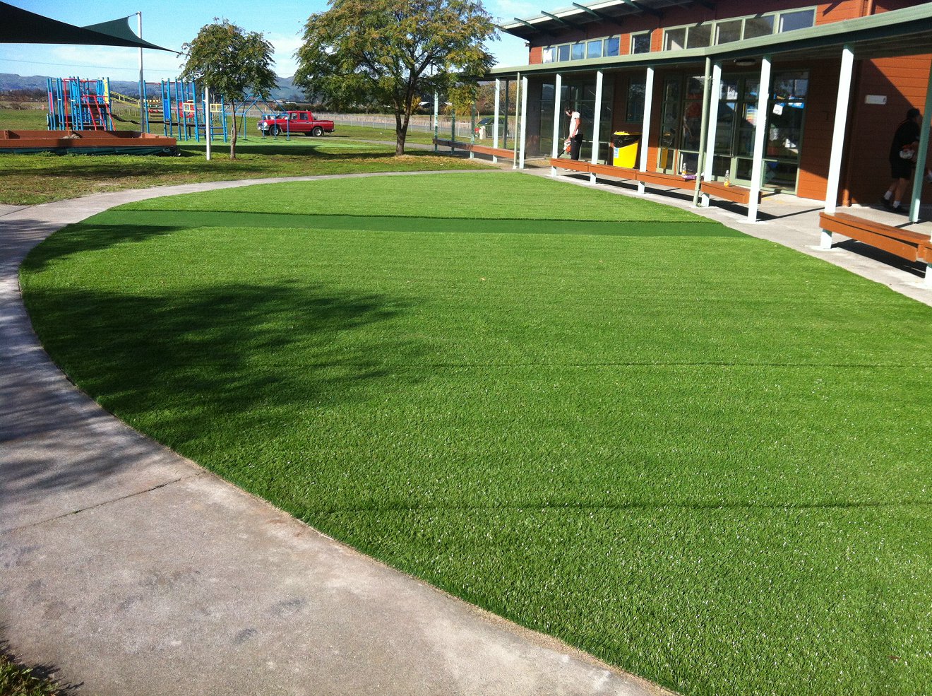 CHARMING COMMERCIAL GRASS LANDSCAPE
