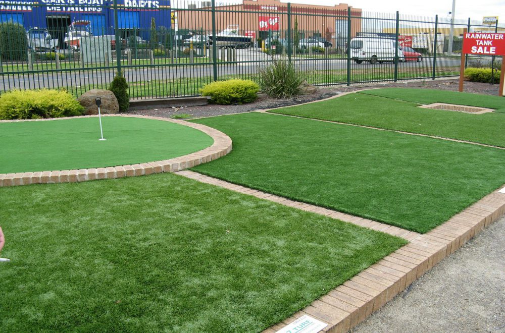 ATTRACTIVE COMMERCIAL LANDSCAPE GRASS