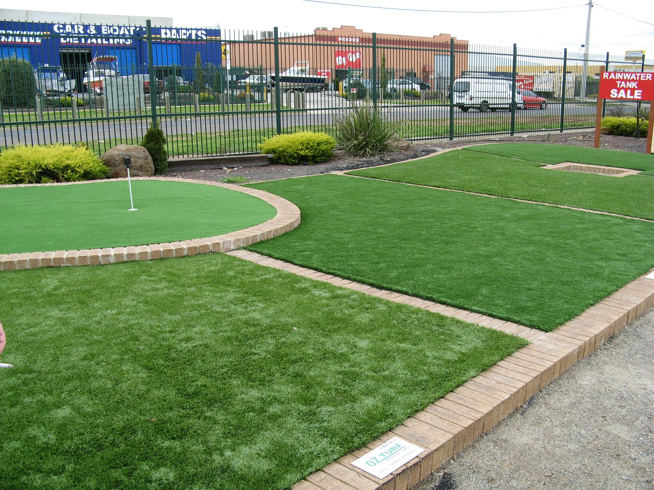 ATTRACTIVE COMMERCIAL LANDSCAPE GRASS