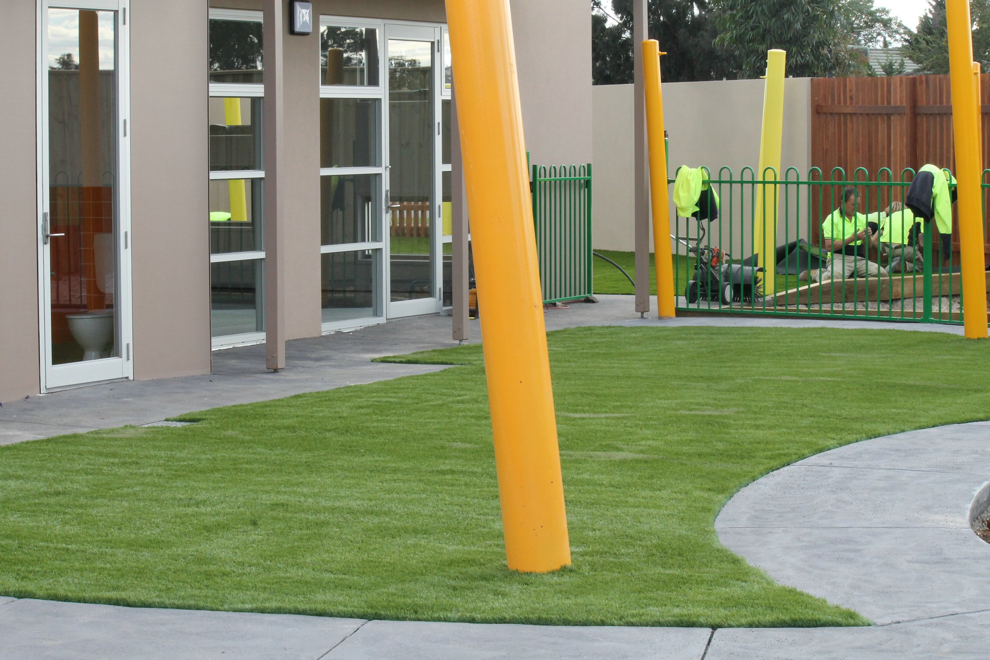 COMMERCIAL ARTIFICIAL GRASS DECORATION