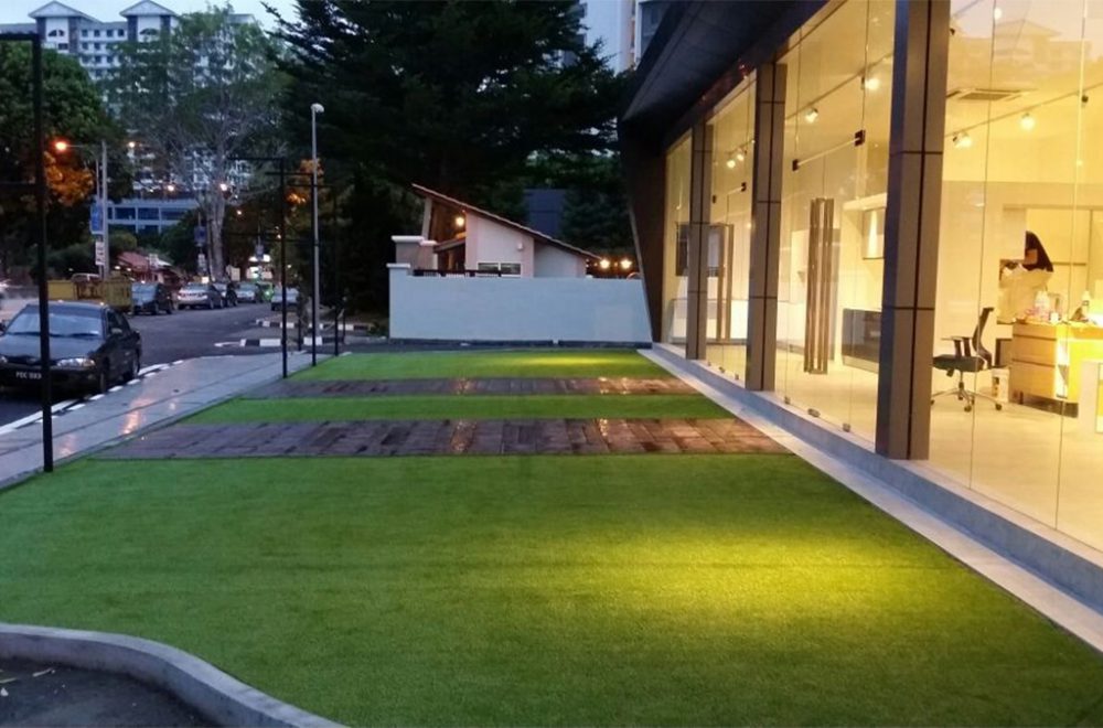 STUNNING ARTIFICIAL GRASS FOR COMMERCIAL SHOPS