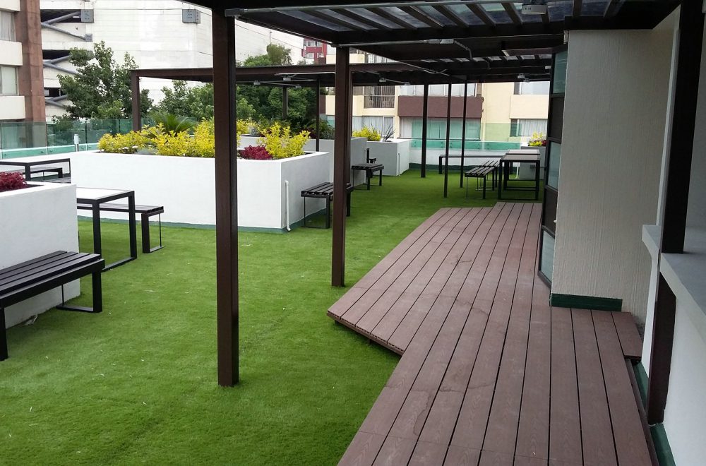 EASY ARTIFICIAL GRASS DECORATION FOR OUTDOOR SPACES