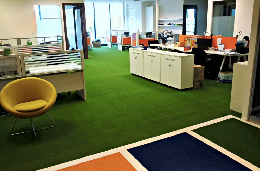 SYNTHETIC GRASS FLOORING IN OFFICE