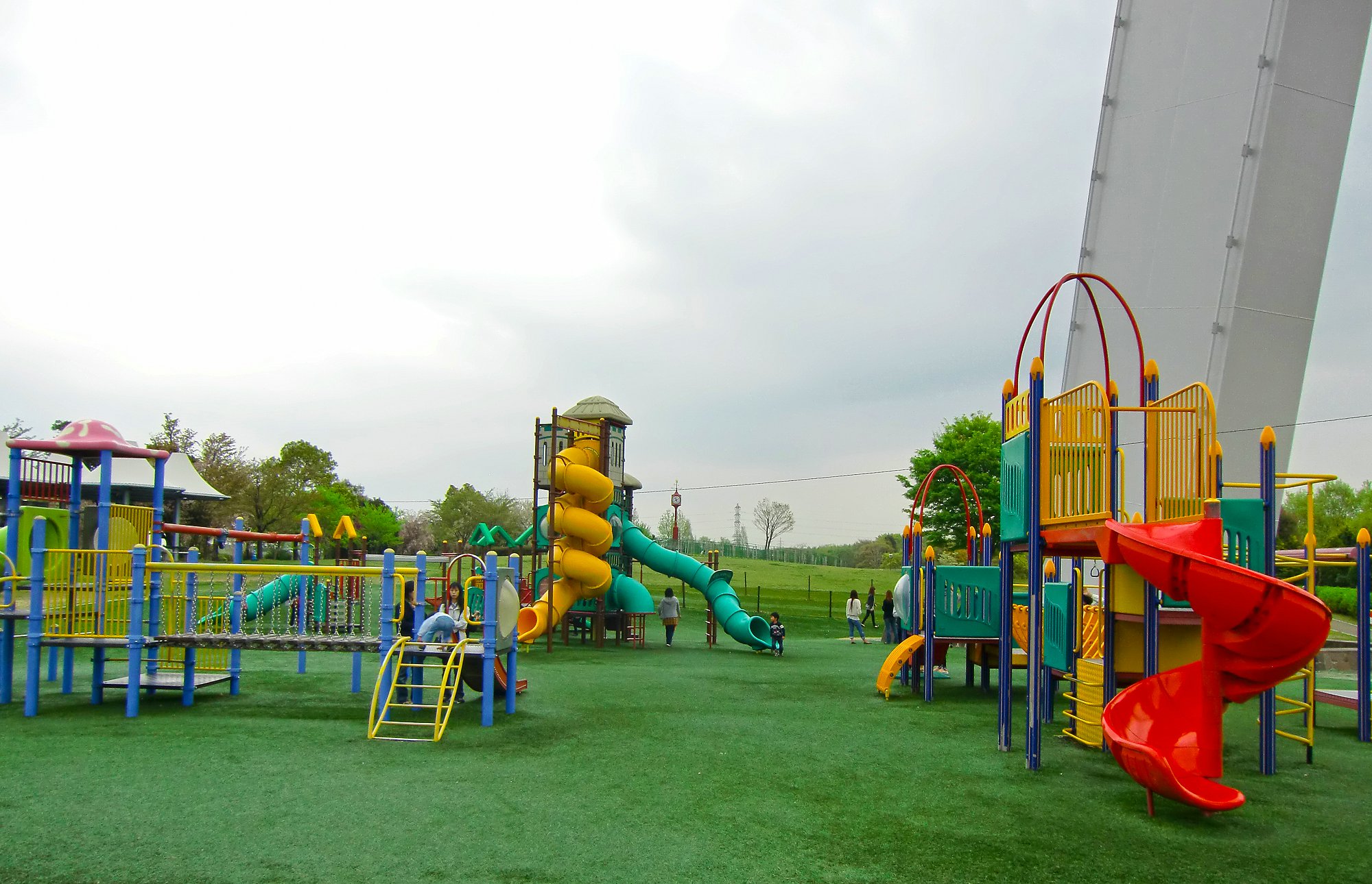 CHILD SAFE ARTIFICIAL GRASS FOR PLAYGROUND