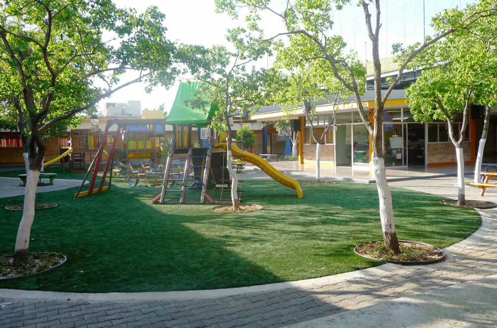 CHILD FRIENDLY ARTIFICIAL PLAYGROUND TURF