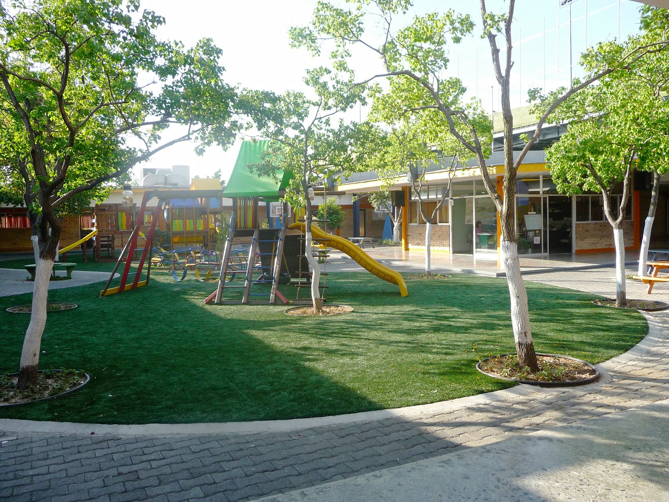 CHILD FRIENDLY ARTIFICIAL PLAYGROUND TURF