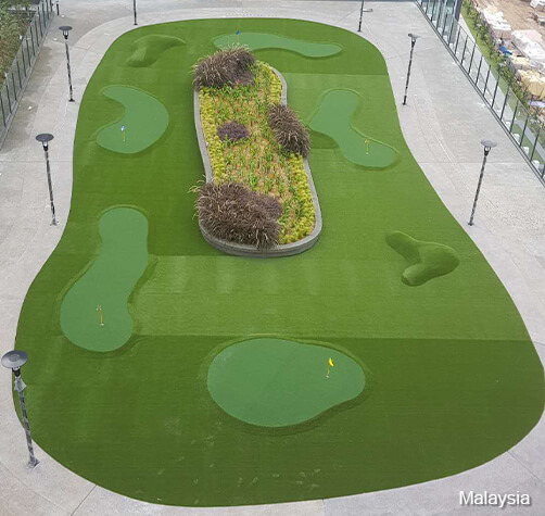 artificial putting green