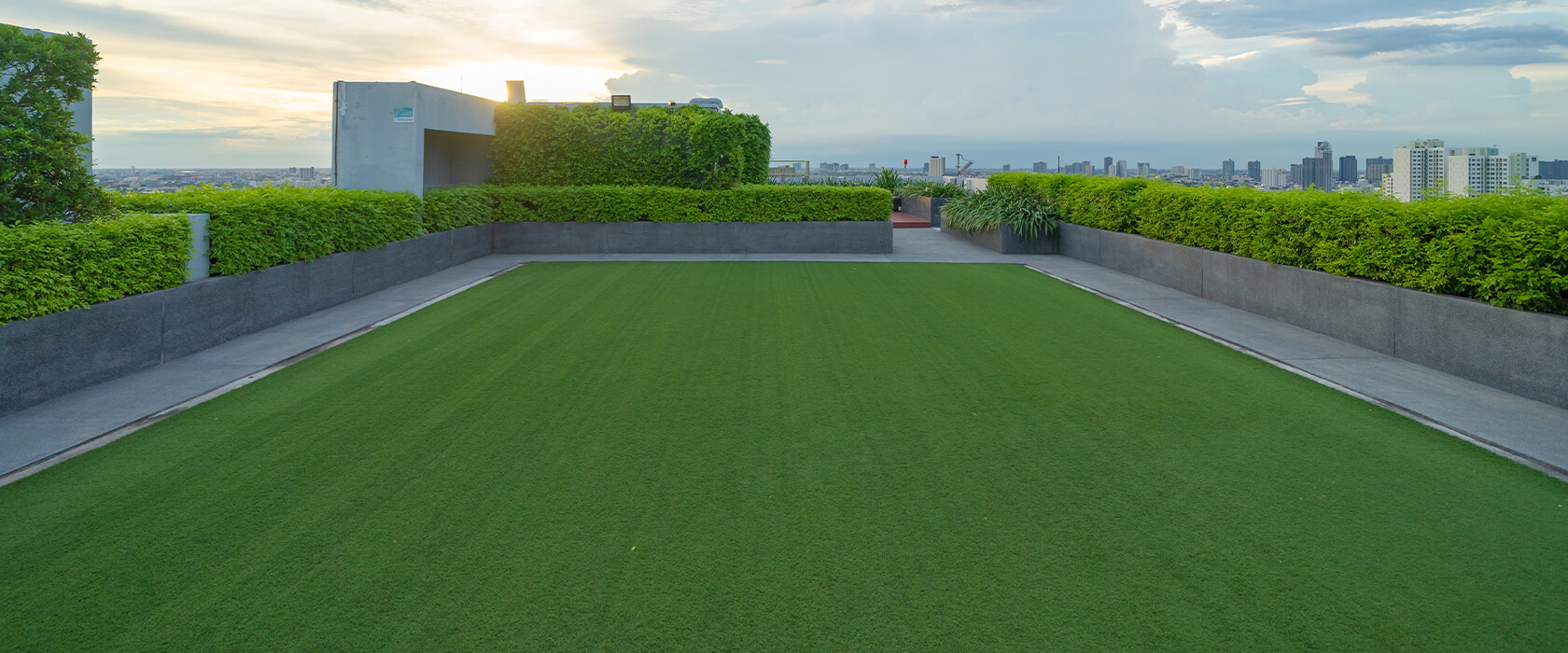 Get an Oasis with Artificial Grass for Roofs in St. Louis, MO