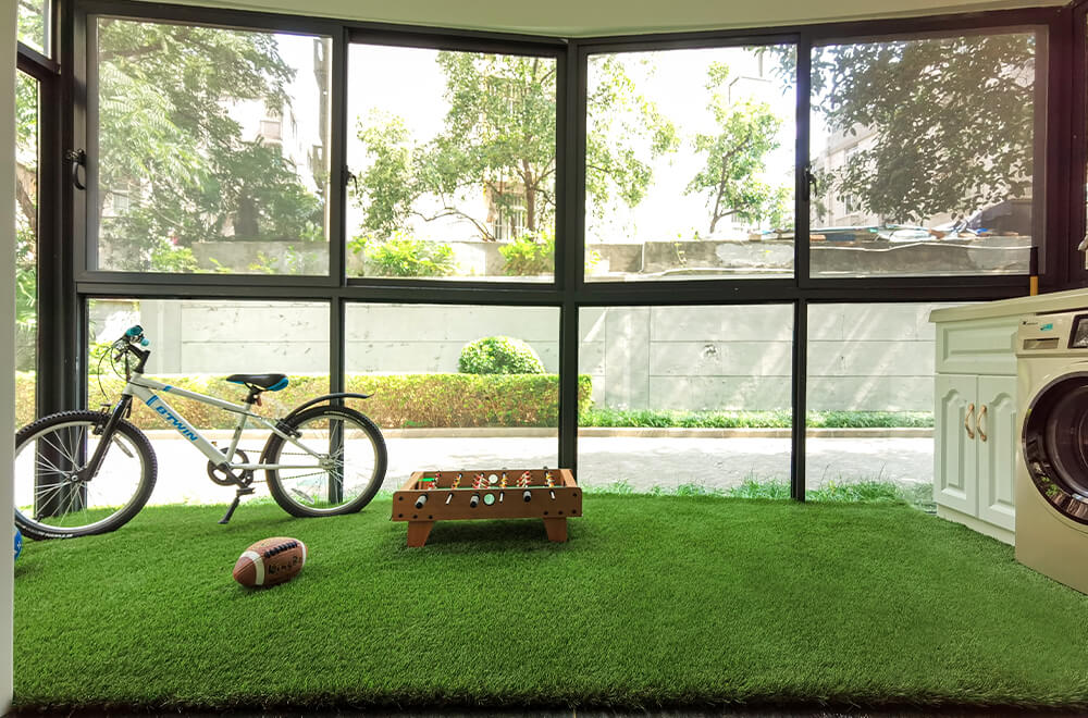 GORGEOUS ARTIFICIAL GRASS FOR BALCONY