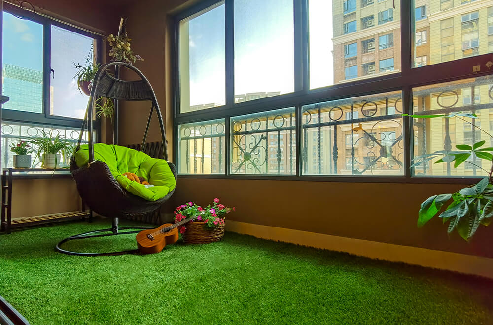 LAYING ARTIFICIAL GRASS ON BALCONY SPACE