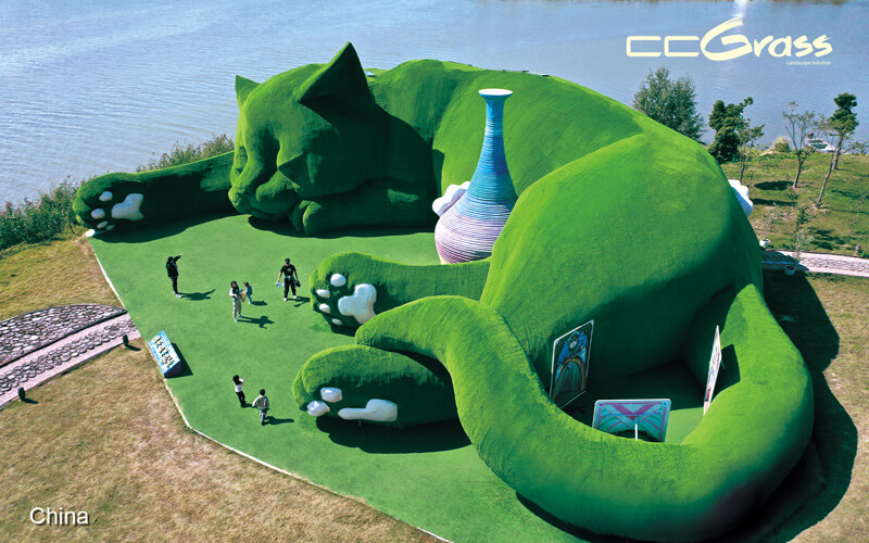 Stunning artificial grass landmark design