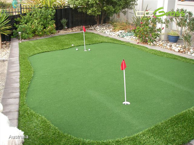 CCGrass, small backyard putting green