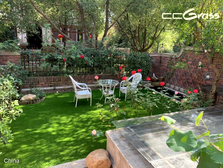 CCGrass, cozy backyard retreat